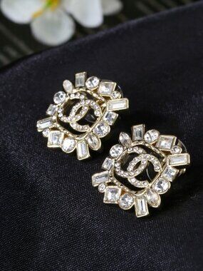Chanel earring